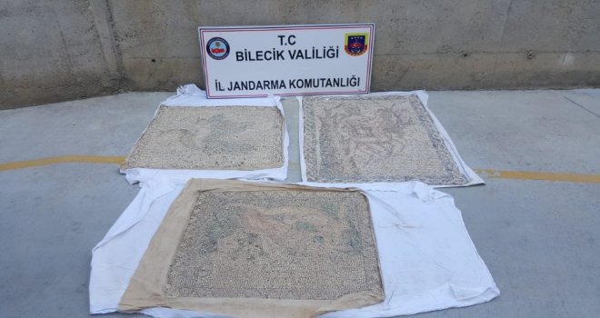 Bilecikte İnsan Figürlü 3 Adet Tarihi Eser Niteliğinde Mozaik Ele Geçirildi