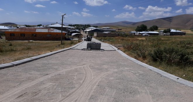 Yukarı Yanıktaş Mahallesinde Kilitli Parke Taşı Çalışması