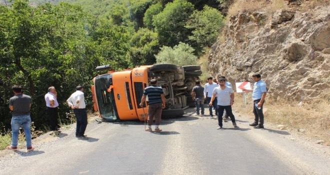 Beytüşşebapta Kaza Nedeniyle Yüzlerce Araçlık Kuyruk Oluştu
