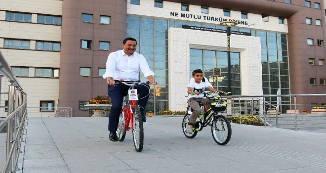 İki Hayali Vardı, İkisi De Gerçekleşti