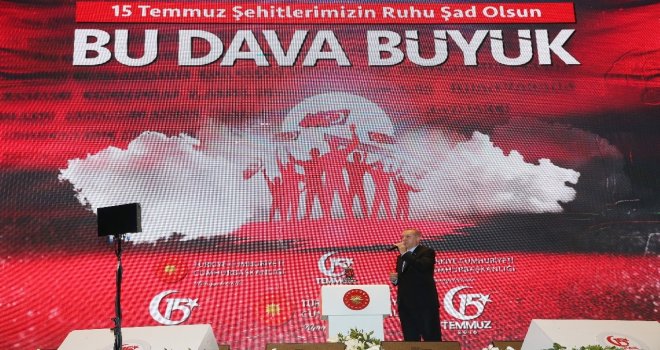 Cumhurbaşkanı Erdoğan Kürsüye ‘Bil Oğlum Türküsü Eşliğinde Çıktı