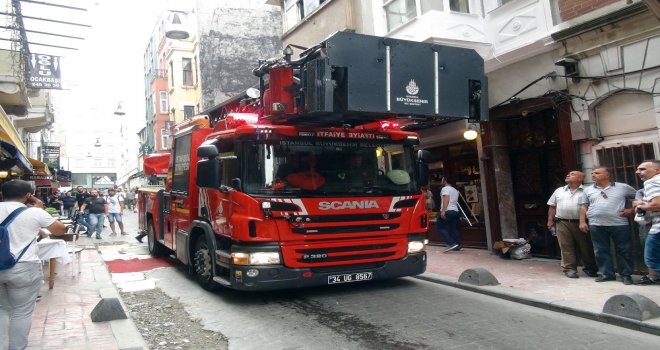 Taksimde Yangın Paniği