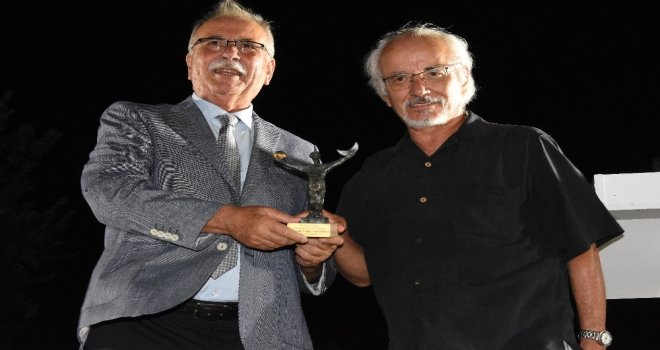 Homeros Ödülü Prof. Dr. Haluk Şahinin Oldu