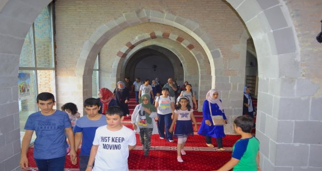 Tur Otobüsü 20 Bin Kişiye Battalgaziyi Gezdirdi