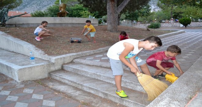 Kırkağaçlı Çocuklar Tarihine Sahip Çıktı