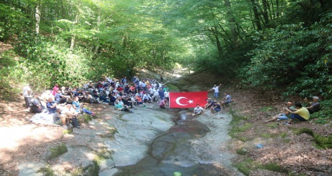 Kayalıdere Şelaleleri Ziyaretçi Akınına Uğruyor