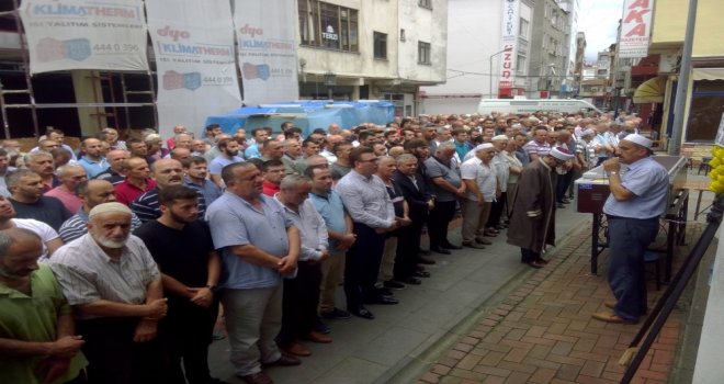 Vakfıkebirde Meydana Gelen Kazada Hayatını Kaybeden Serhan Akyol Toprağa Verildi