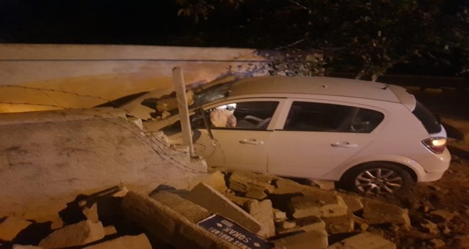 Otomobil Bahçe Duvarına Çarparak Durabildi