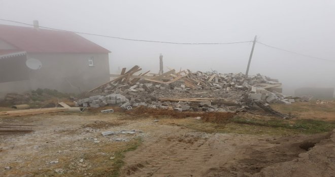Sis Dağı Yaylasındaki Yıkımlar Yaylanın Giresun Tarafındaki Obalarda Sürüyor