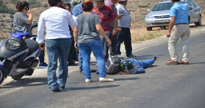 Motosiklet Sürücüsünü Kaskı Kurtardı