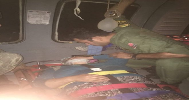 Tskya Ait Helikopter Kayalıklardan Düşen Vatandaşı Tahliye Etti