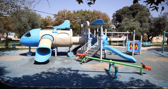 Karaman Mahallesinde Parklar Yenileniyor