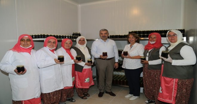 Başkan Çelik, Kadın Çiftçiler Ekolojik Eğitim Ve Üretim Merkezini Ziyaret Etti