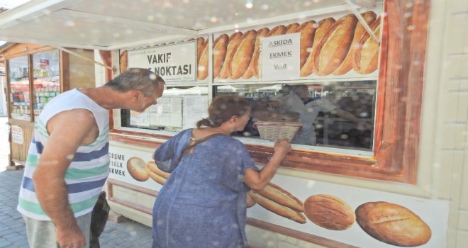 Çeşme Halk Ekmek Askıda Ekmek Uygulaması Başlattı