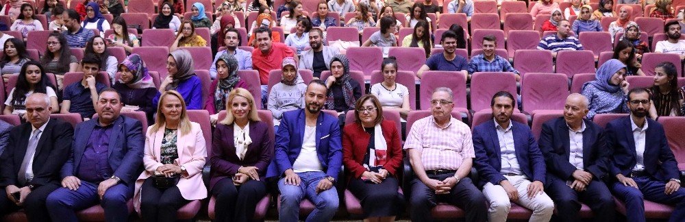 Büyükşehir Belediye Başkanı Fatma Şahin Gaünlü Öğrencilerle Buluştu