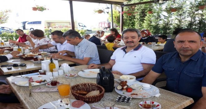 Tekirdağdaki Malatyalılar Kahvaltıda Bir Araya Geldi
