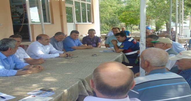 Kaymakam Özarslan Kırsal Mahallede Halk Toplantısı Yaptı