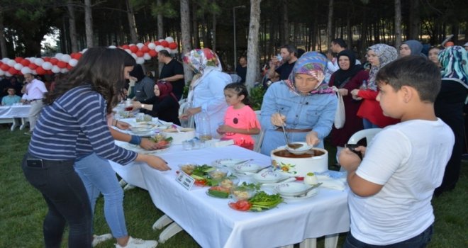 Gedizde En Güzel Tarhana Pişirme Yarışması