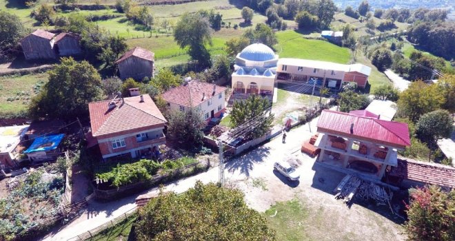 Minarenin Yapımı Köylüyü İkiye Böldü