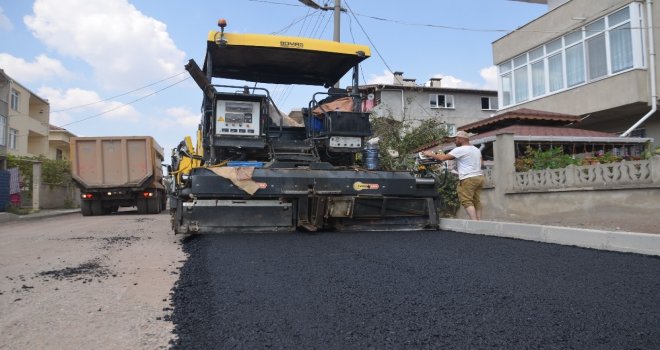 Ergenede Gündoğdu Ve Orhan Veli Caddeleri Asfaltlandı