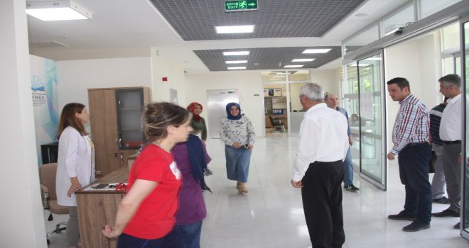 Başkan Karayoldan Minik Öğrencilere Sürpriz Ziyaret