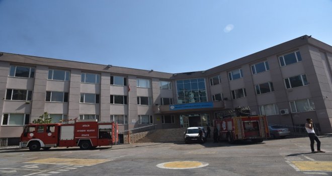 Antalyada Bir Okuldaki Yangın Korkuttu