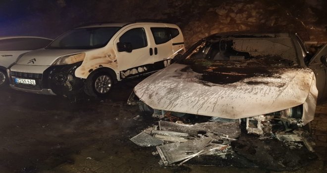 Tokatta Park Halindeki Otomobil Alev Alev Yandı