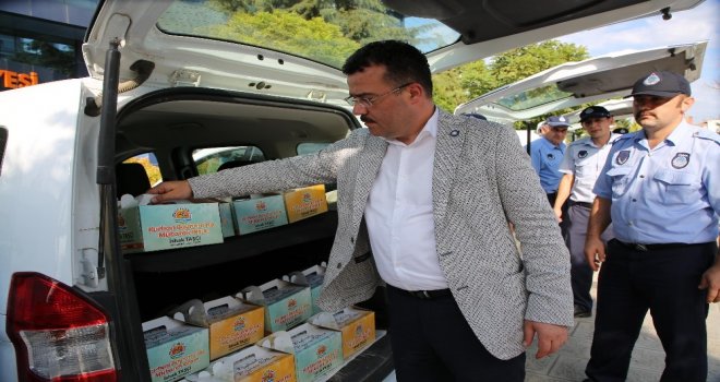 Atakumda Her Yıl Olduğu Gibi Yine Kurban Eti Dağıtıldı
