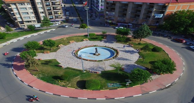 Alaşehirin Sembol Meydanı Sarıkız Yenileniyor
