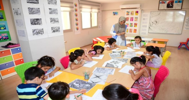 Çocuklar Eğitimle Yoğruluyor, Sanatla, Bilimle Düşlüyor