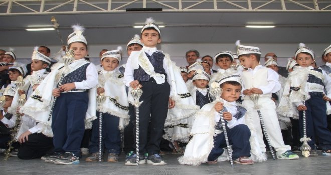 Akçakirazda 104 Çocuk İçin Sünnet Şöleni