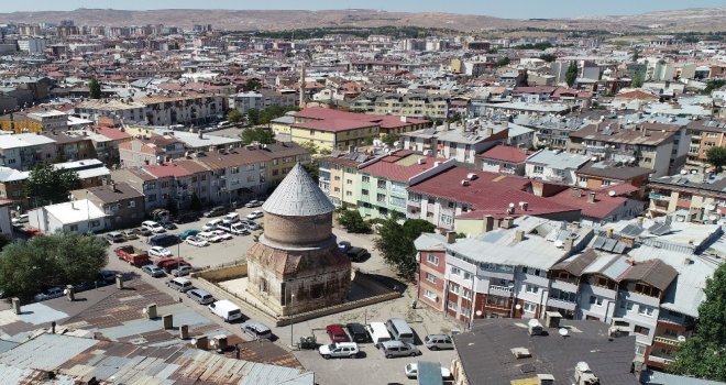 Dabaz Hastalığına Yakalananlar Bu Minareye Geliyor