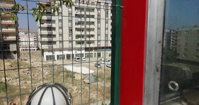 Para Bulamayınca Çay Ve Şeker Çaldılar
