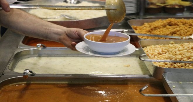1.5 Tlye Çorba 5 Tlye Etli Yemek Satan Lokantaya İlgi Yoğun