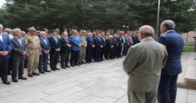 15 Temmuz Şehitleri Kars Kapı Şehitliğinde Anıldı
