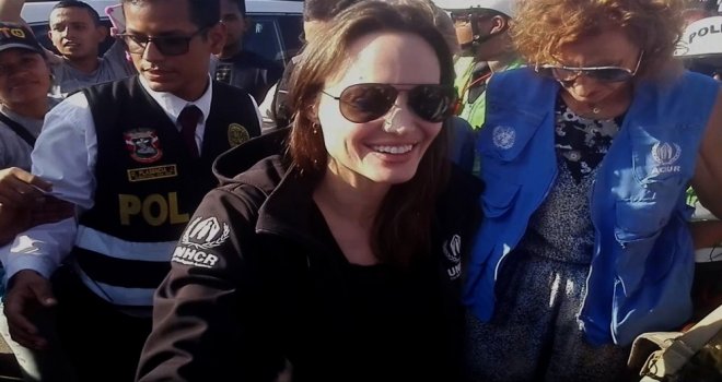 Jolie, Peruda Venezuelalı Mültecileri Ziyaret Etti