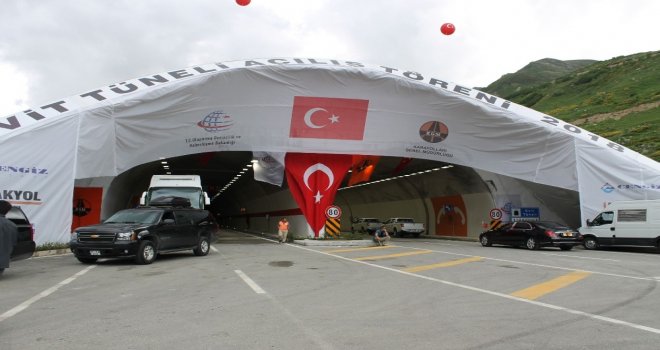 Ovit Tüneli Asfalt Çalışmaları İçin Tek Yönlü Olarak Ulaşıma Kapatıldı