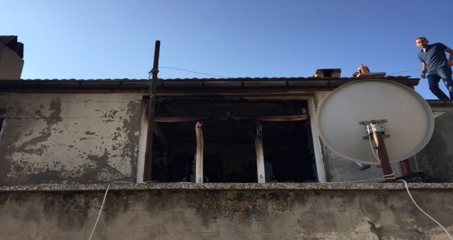 Çatı Katındaki Yangın Korkuttu