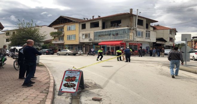 Ortaokul Önünde Silahlı Saldırı: 2 Yaralı