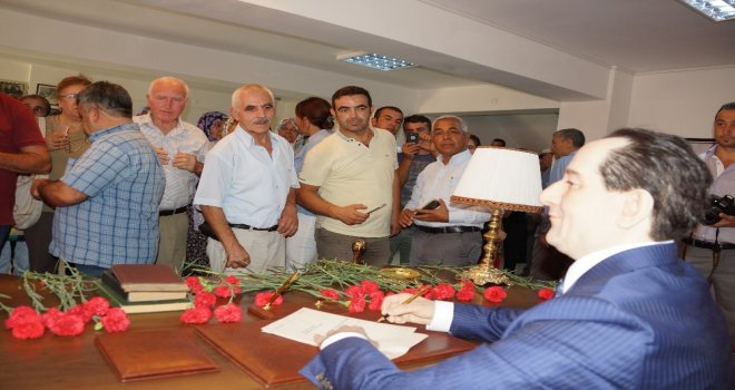 Adnan Menderesin Heykeli Duygusal Anlar Yaşattı