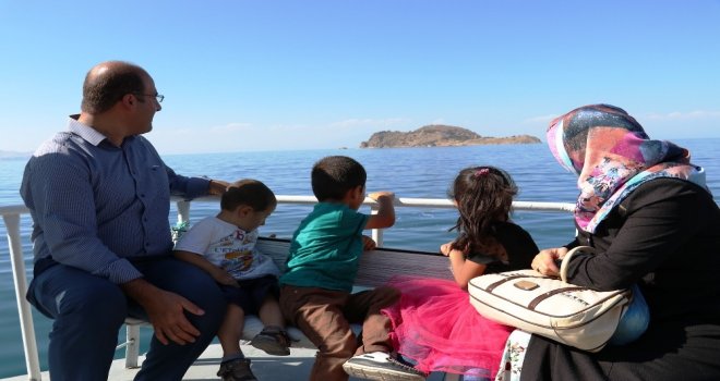 (Özel Haber) Akdamar Adası Ayine Hazır