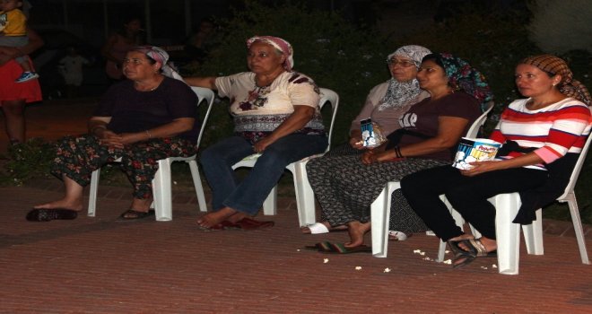 Köy Halkının Sinema Keyfi