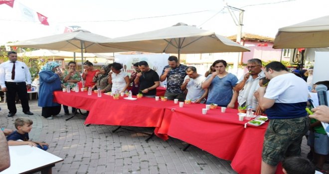 Acı Biber Yemek İçin Yarıştılar