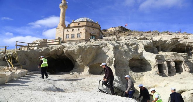 Seçen, “Dünyanın En Büyük Yer Altı Şehri Kapadokyaya Büyük Katkı Sağlayacak”
