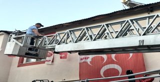 Telde Asılı Kalan Karga Kurtarıldı