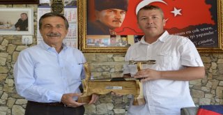 Tepebaşı Bölgesindeki 45 Kırsal Mahallede Sürdürülen Üstyapı Çalışmaları