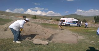 Ardahanda Bulunan Rus Subayın Cesedi Toprağa Verildi