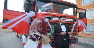 Uzman Çavuş Damada Ve Geline Tır Sürprizi