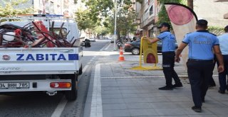 Kaldırım İşgali Yapan Reklam Tabelaları Toplatıldı