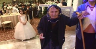 Yaşlı Nine Bastonuyla Keskin Ağırlaması Oynadı